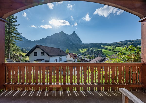 CHALETKOMPLEX AM WALDRAND AUF DER BRUNNIALP 7