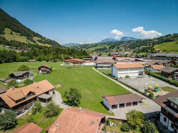 4'179 M² BAULAND MIT BERGPANORAMA IM KANDERTAL 7