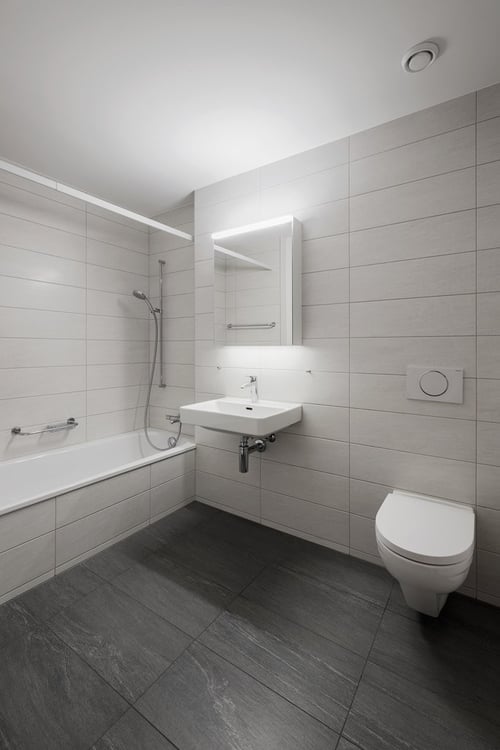 Schöne Dachwohnung mit zwei Balkonen 3
