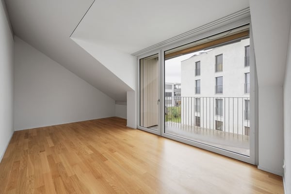 Schöne Dachwohnung mit zwei Balkonen 5