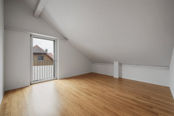 Schöne Dachwohnung mit zwei Balkonen 6