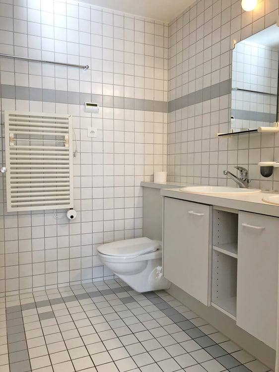 4.5 Zi-Wohnung im 1. OG direkt am Bahnhof 7