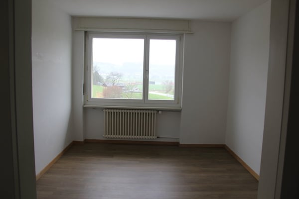 Schöne 3–Zimmer-Wohnung 2. OG 6