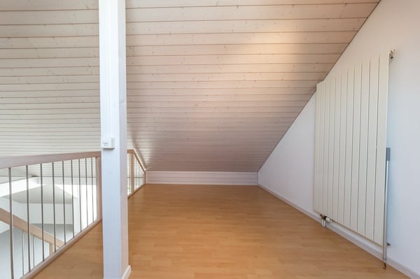 Wunderschöne Dachwohnung mit Galerie und Schwedenofen 8