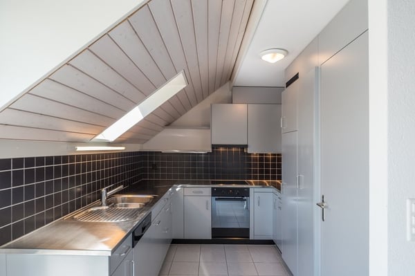 Wunderschöne Dachwohnung mit Galerie und Schwedenofen 6