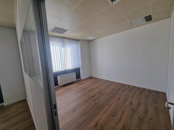 Spazioso e luminoso ufficio - rif. 958 4