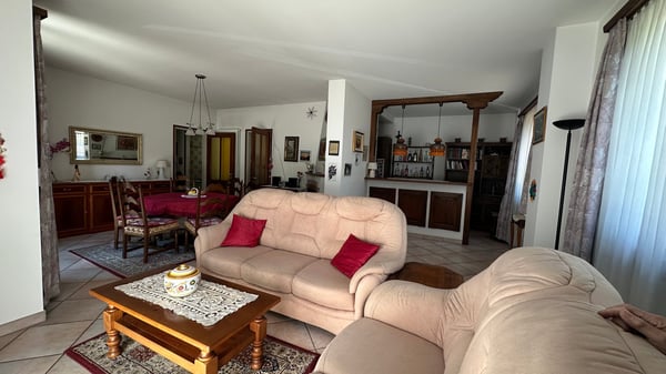 Casa bifamiliare con giardino 11