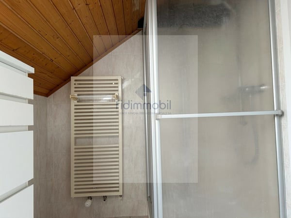 BEL APPARTEMENT PARTIELLEMENT RÉNOVÉ DANS DEMEURE VILLAGEOISE 13