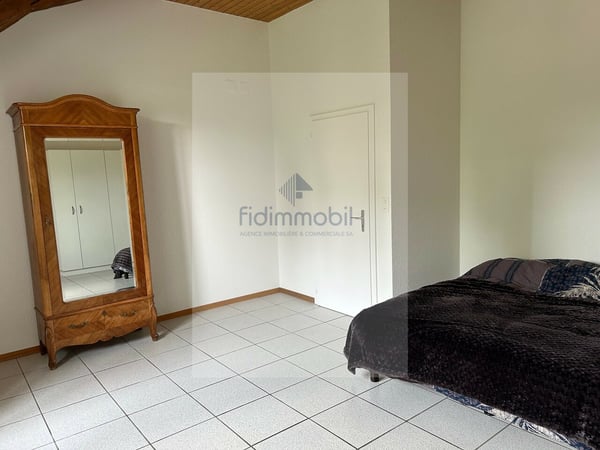 BEL APPARTEMENT PARTIELLEMENT RÉNOVÉ DANS DEMEURE VILLAGEOISE 8