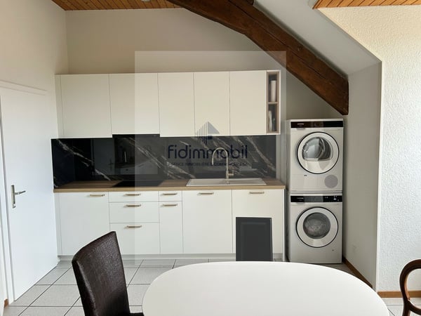 BEL APPARTEMENT PARTIELLEMENT RÉNOVÉ DANS DEMEURE VILLAGEOISE 1