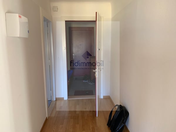 APPARTEMENT PROCHE DE TOUTES LES COMMODITES AVEC VUE SUR LE LAC 4