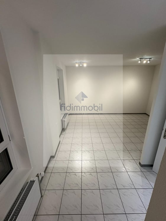 STUDIO RENOVE DANS PETIT IMMEUBLE PROCHE DE LA GARE 6