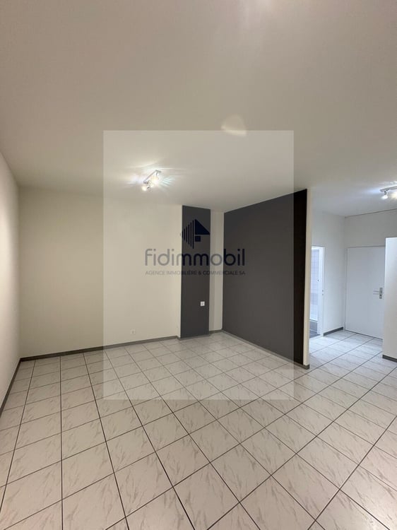 STUDIO RENOVE DANS PETIT IMMEUBLE PROCHE DE LA GARE 8