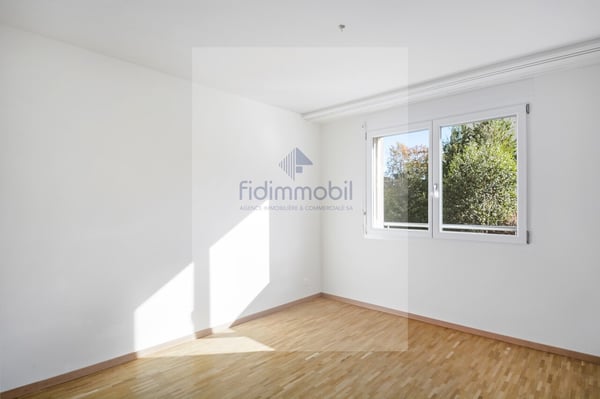 Splendide attique de 3.5 pièces à louer à Neuchâtel 9