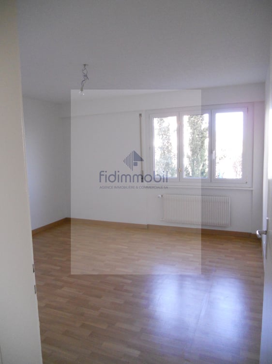 APPARTEMENT DE 4 PIÈCES AVEC MAGNIFIQUE VUE SUR LE LAC 6