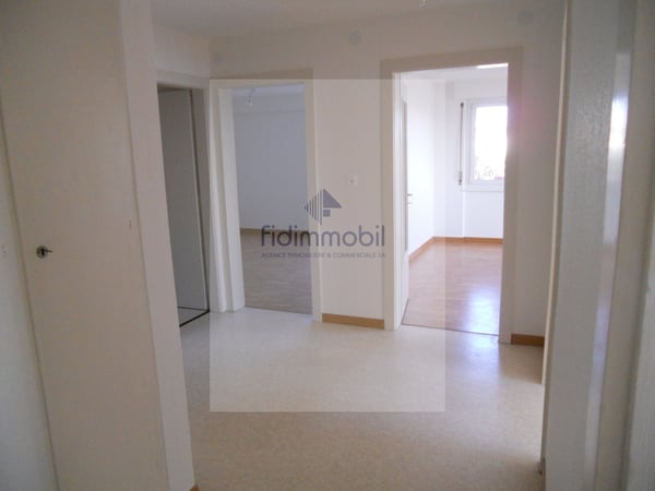 APPARTEMENT DE 4 PIÈCES AVEC MAGNIFIQUE VUE SUR LE LAC 5