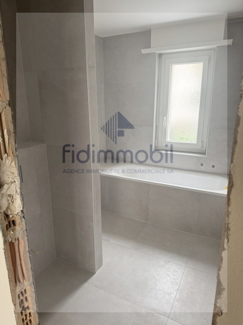 Appartement entièrement rénové de 3 pièces 3