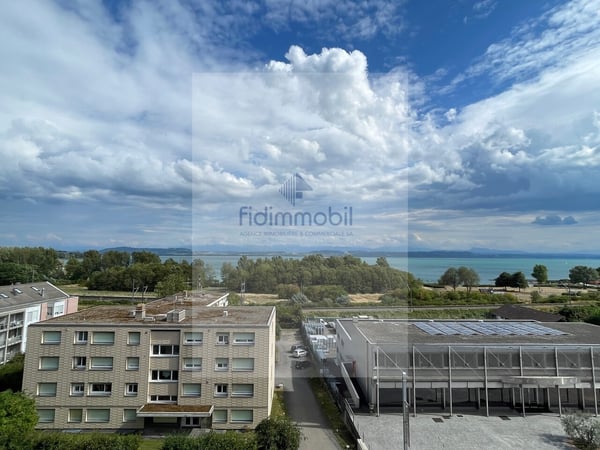 Magnifique appartement 3.5 pièces entièrement rénové à Hauterive 6