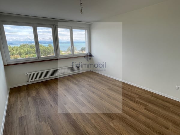 Magnifique appartement 3.5 pièces entièrement rénové à Hauterive 3