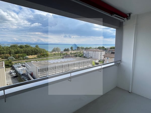 Magnifique appartement 3.5 pièces entièrement rénové à Hauterive 7