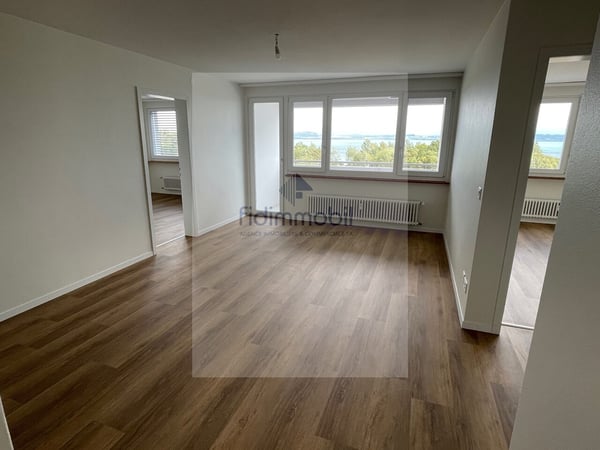Magnifique appartement 3.5 pièces entièrement rénové à Hauterive 2