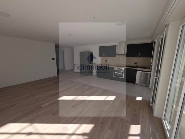 Appartement de 4 pièces entièrement rénové dans quartier calme 2