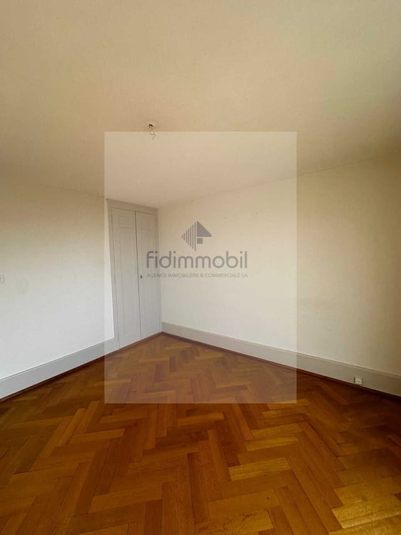 Appartement de 3 pièces avec balcon et vue sur le lac 7