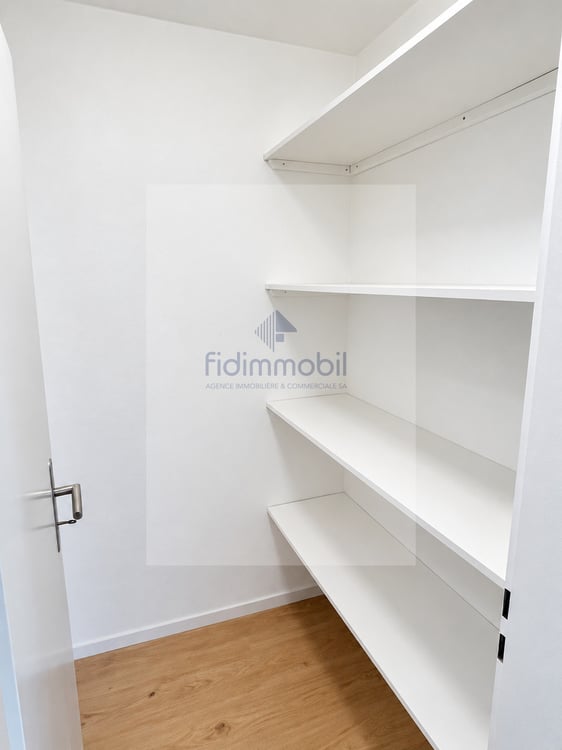 Appartement rénové avec balcon 2