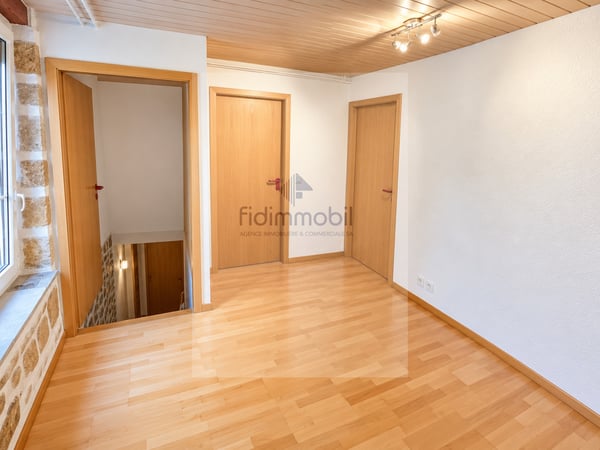 Charmant duplex de 4.5 pièces avec cheminée à Boudry 6