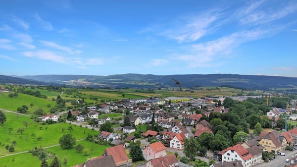 moderne 1.5-Zimmerwohnung mit eigenem Waschturm und Carport 18