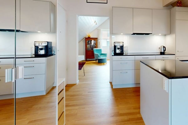 moderne 5.5-Zimmerwohnung mit eigenem Waschturm und Carport 1