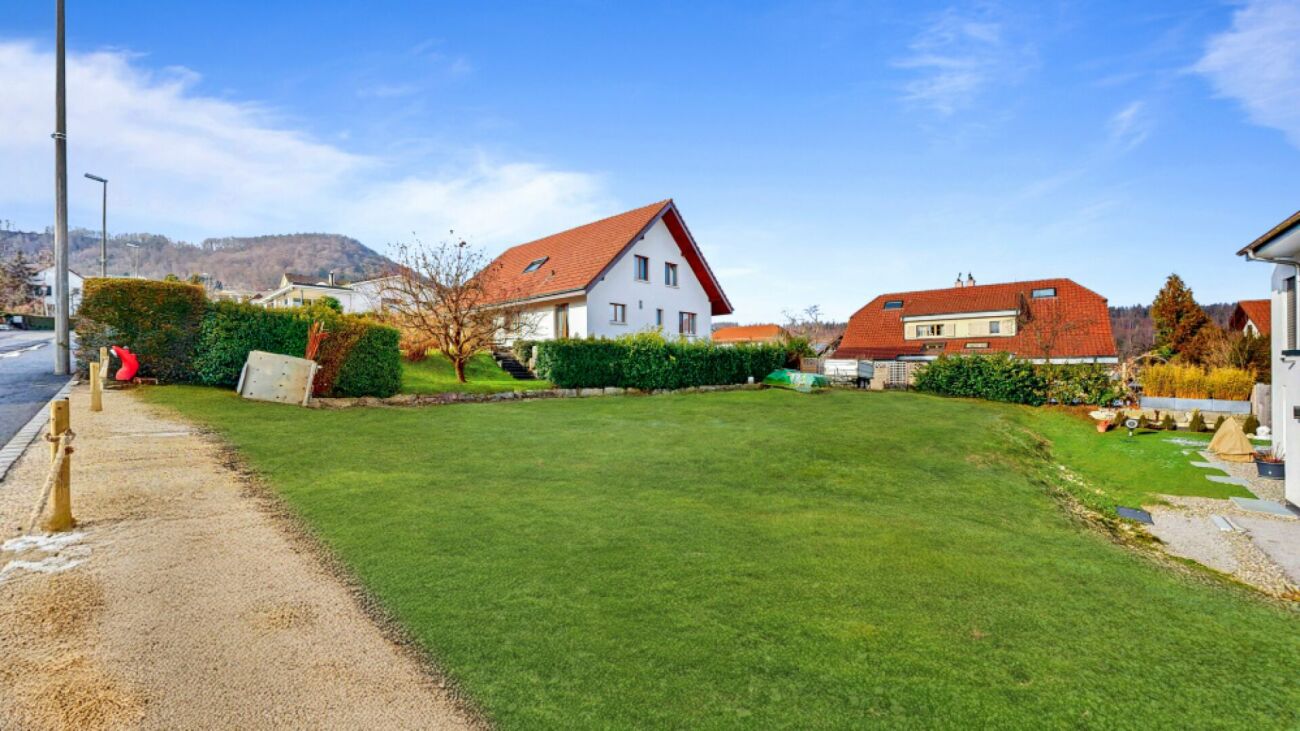 Wonderful building land plot for a one- or two-family house