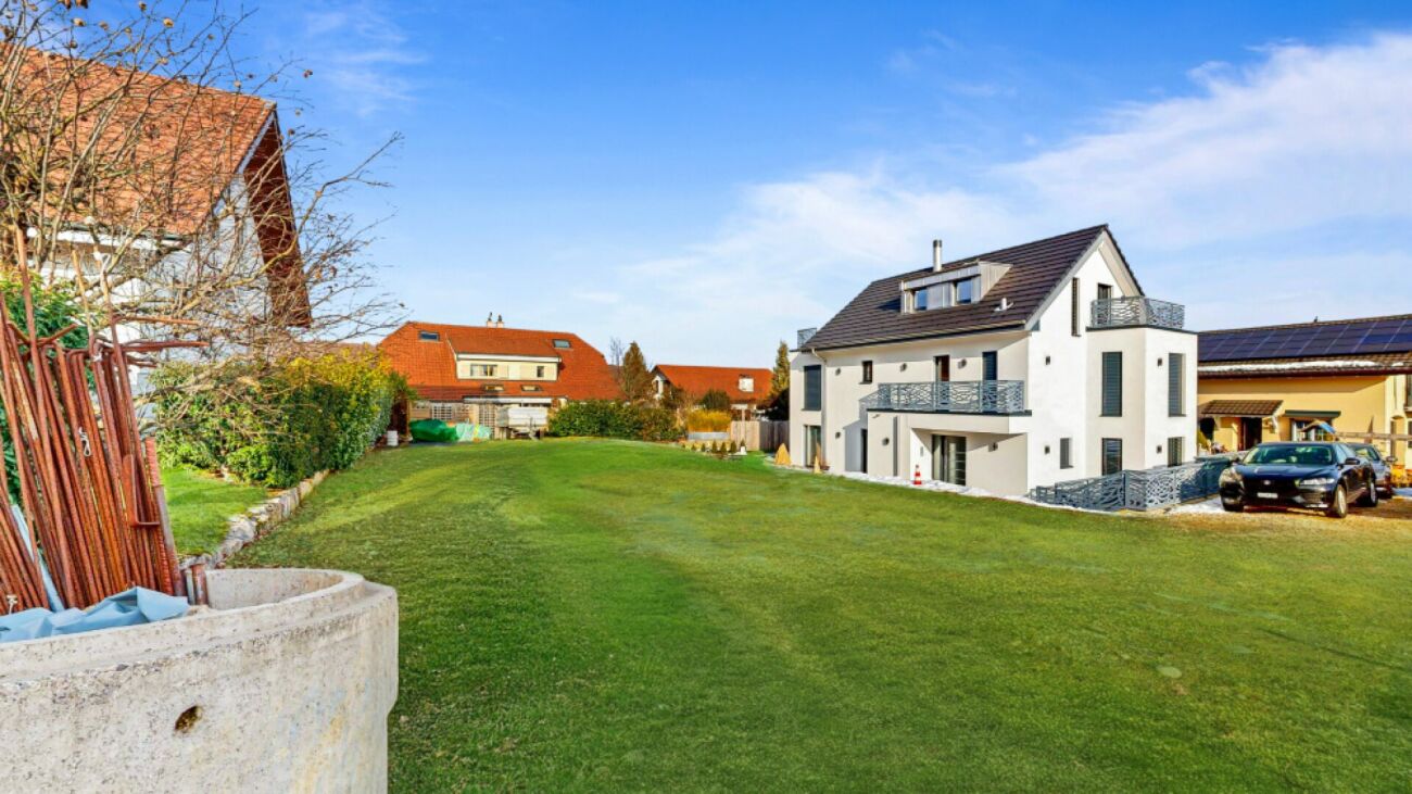Wonderful building land plot for a one- or two-family house