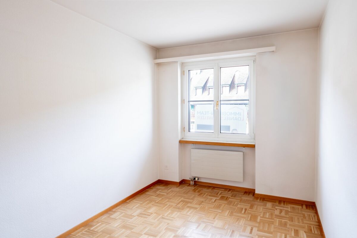 gepflegte Eigentumswohnung mit Balkon, Keller und drei Garagenboxen