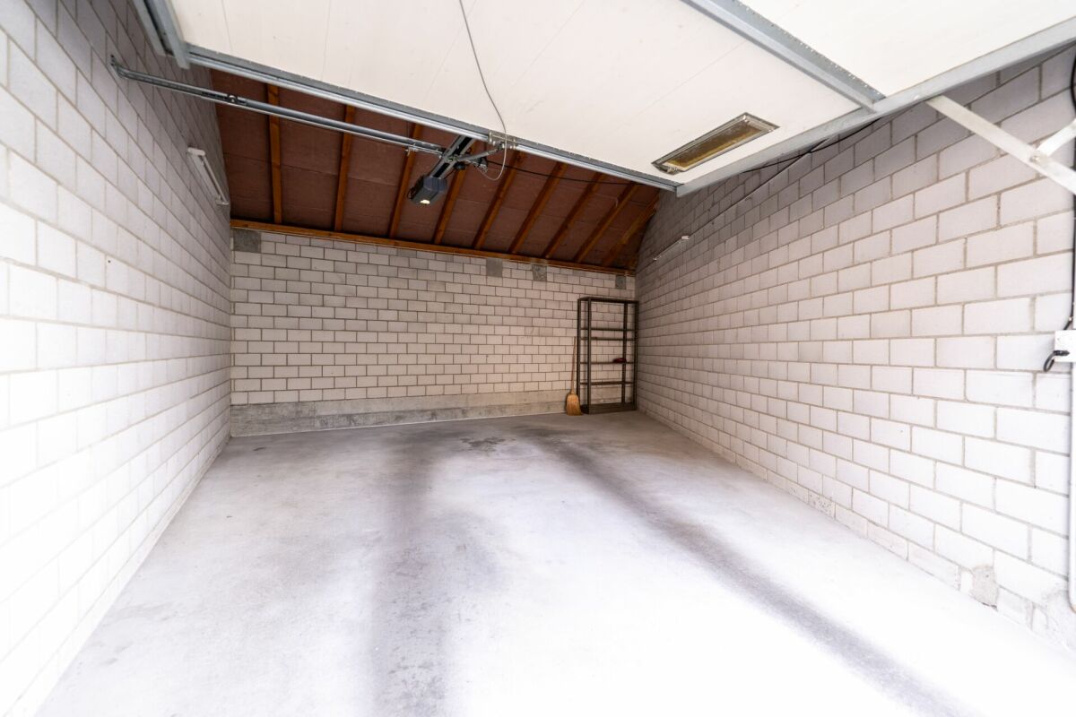 gepflegte Eigentumswohnung mit Balkon, Keller und drei Garagenboxen