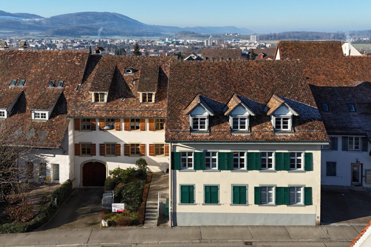 moderne 4.5-Zimmer-Maisonettewohnung mit Garten