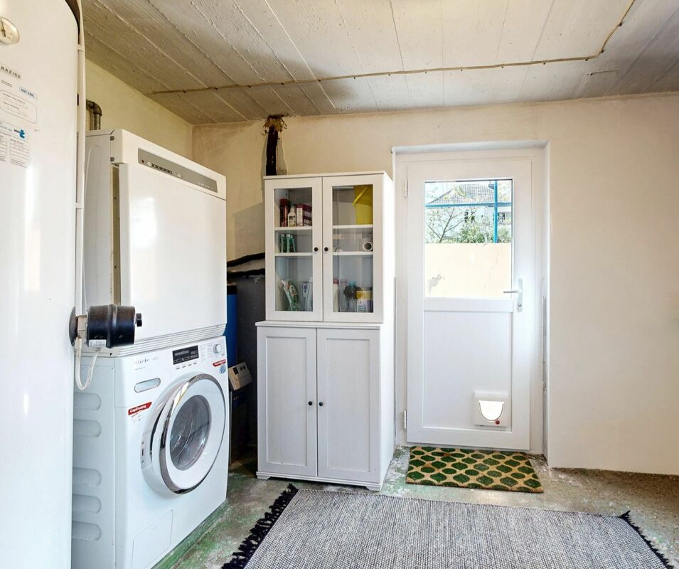 erschwingliches Einfamilienhaus mit grosszügigem Raumangebot und Garage