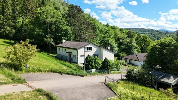 mit grosszügigem Grundstück - Einfamilienhaus an privilegierter Lage 1