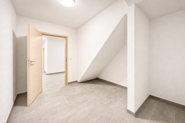moderne Wohnung mit wundervoller Terrasse und Carport für zwei Fahrzeuge 12