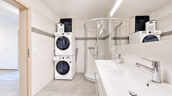 moderne Wohnung mit wundervoller Terrasse und Carport für zwei Fahrzeuge 10