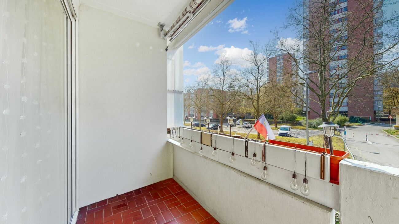 gepflegte Wohnung mit Balkon, Keller, Estrich, Waschmaschine und Parkplatz