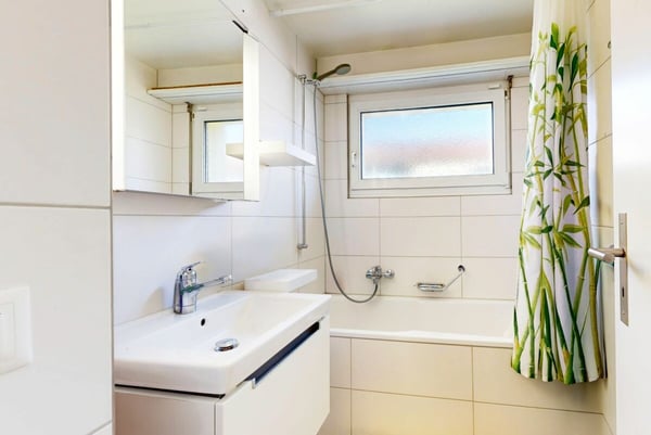 gepflegte Wohnung mit Balkon, Keller, Estrich, Waschmaschine und Parkplatz 9