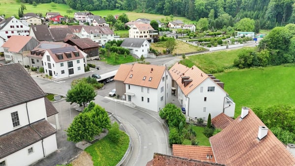 moderne 3.5-Zimmerwohnung mit eigenem Waschturm und Carport 14