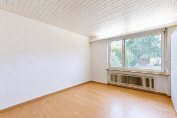 gepflegtes Einfamilienhaus an einmaliger Lage 12