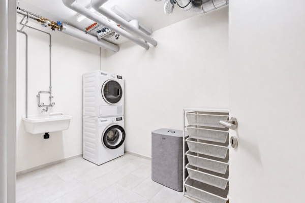 moderne Eigentumswohnung an top Lage mit zwei Einstellhallenplätzen 14