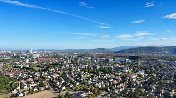moderne Eigentumswohnung an top Lage mit zwei Einstellhallenplätzen 21