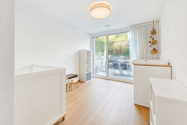moderne Eigentumswohnung an top Lage mit zwei Einstellhallenplätzen 8