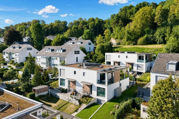 moderne Eigentumswohnung an top Lage mit zwei Einstellhallenplätzen 1