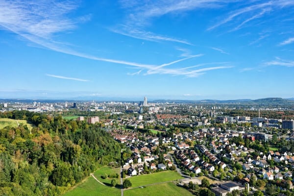 moderne Eigentumswohnung an top Lage mit zwei Einstellhallenplätzen 22