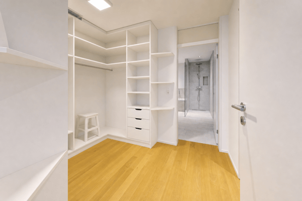 moderne Eigentumswohnung an top Lage mit zwei Einstellhallenplätzen 11